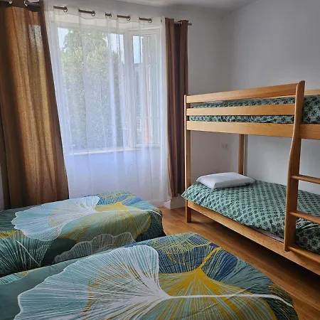 Сasa de vacaciones Maison Avec Jardin Au Centre Du Village *